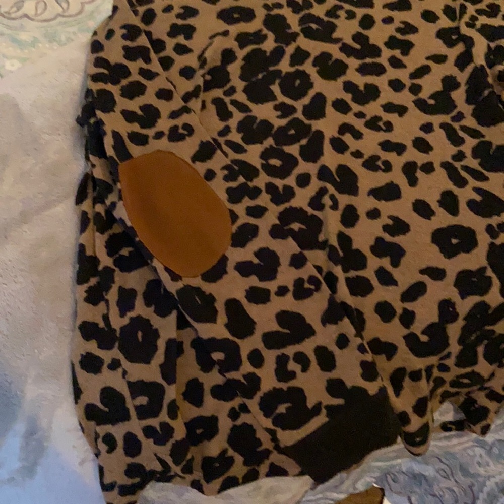 Tunic style leopard print top